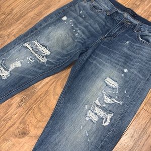 Authentic Lucky Brand Sienna Slim Boyfriend Distressed Capri